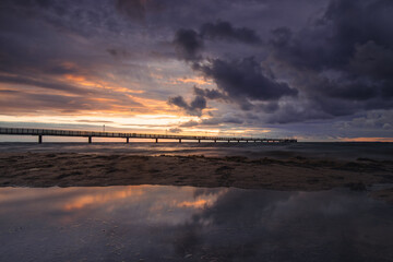 Seebr&uuml;cke von Lubmin an der Ostseek&uuml;ste bei Sonnenuntergang