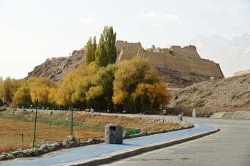 The Tashkurgan Stone City was a small fortified city with multiple layers of walls. Today, some of the walls have collapsed, leaving behind a unique sight of piles of stones and ruins. Location: China