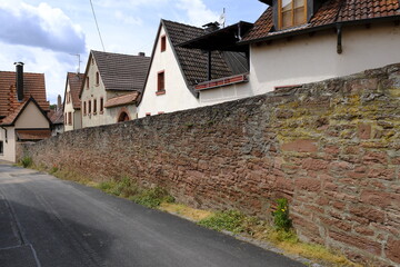 Historischer Ortskern der Winzergemeinde Thüngersheim am Main im Abendlicht, Landkreis...