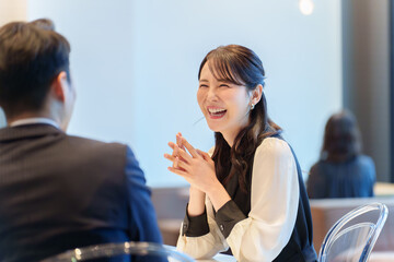 カップル　デート　レストラン　記念日