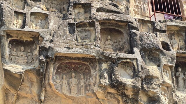  Thousand-Buddha Cliff Qian Fo Ya