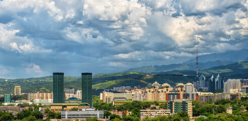 Obraz premium An aerial view of the central part of the Kazakh city of Almaty.