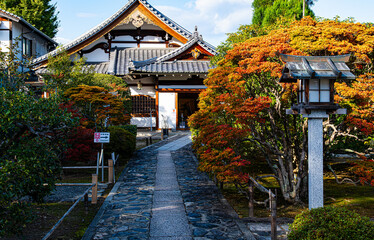 京都、弘源寺の参道
