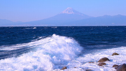 駿河湾から見た富士山