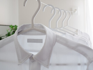 室内に干された洗濯物