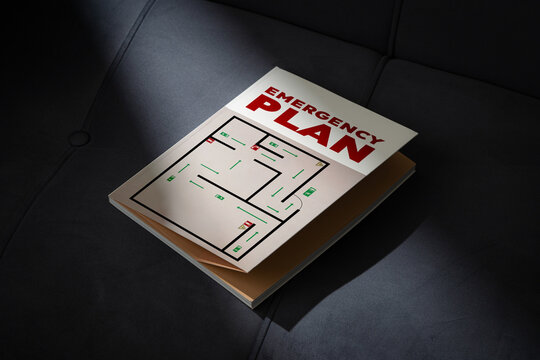 Step-by-step emergency plan for safety in a residential building layout