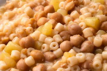 Pasta con patate e ceci, Cibo Italiano 