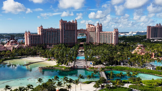 Atlantis Hotel In Paradise Island In Nassau Bahamas. Beach Landscape. Resort Scenery. Downtown City. Atlantis Hotel In Nassau Bahamas. Caribbean Background.