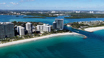 Obraz premium Sunny Isles Skyline At Sunny Isles Beach In Florida United States. Seascape Skyline. Downtown Landscape. Summer Travel. Sunny Isles Skyline At Sunny Isles Beach In Florida. Highrise Buildings.