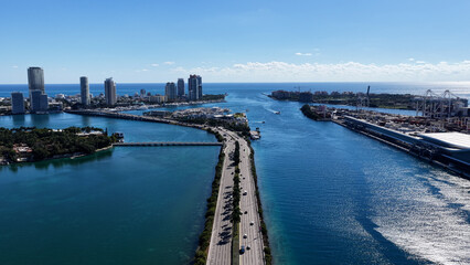 Obraz premium Miami Beach Skyline At Miami Beach In Florida United States. Urban Beach. Bay Water Scenery. Downtown City. Miami Beach Skyline In Florida United States. Peaceful Landscape.