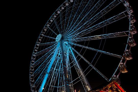 ferris wheel in the park