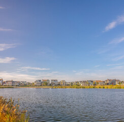 Naklejka premium Scenic Oquirrh Lake with lovely waterfront homes