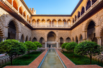 Fototapeta premium Courtyard of Maidens in Seville Alcazar, Spain