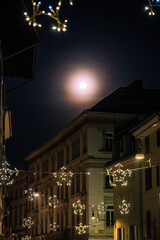 Udine. A magical Christmas atmosphere bathed in lights.