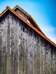 Verwittertes Holz einer Bretterwand