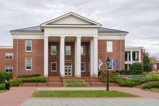 Kenneth P. Ruscio Center for Global Learning on the Campus of Washington and Lee University