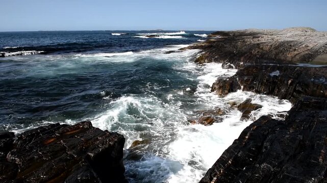 Wellen an der Atlantikk&uuml;ste von Norwegen 