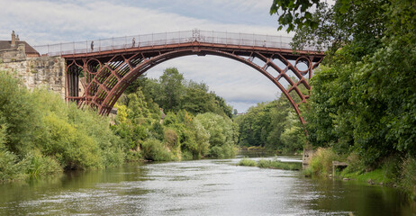 Obraz premium The famous iron bridge, built across the river Severn in Shropshire England