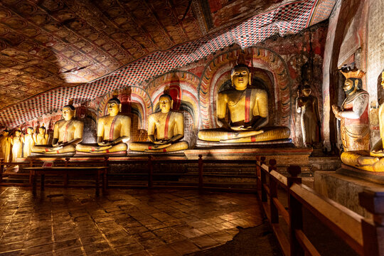 Dambulla Buddha, cave temple
