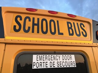 Rear view of a school bus in Canada - Vue arri&egrave;re d'un bus scolaire au Canada