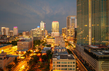 Fototapeta premium St. Petersburg, Florida, USA. View from above of skyline featuring high-rise condominiums, office buildings and urban parks at night.