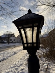 old street lamp in winter - lampadaire en hiver