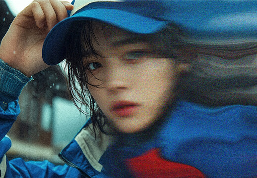 Blue And Red Dispersed Photo Effect