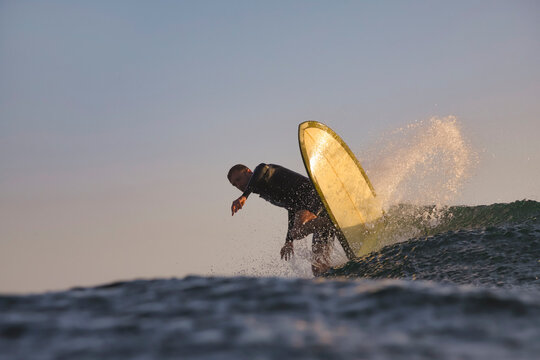 Energetic Wave Rider Display, Vibrant Session