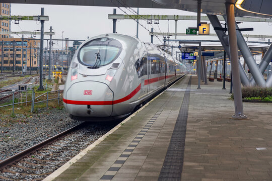 ICE NEO 3 high speed train from Amsterdam to Frankfurt at Utrecht Centraal