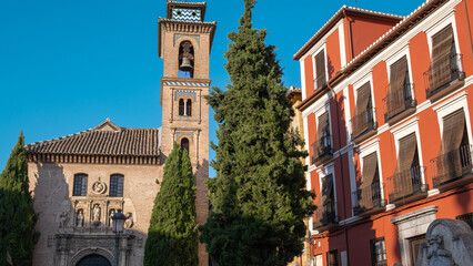 Iglesia parroquial de san Gil y santa Ana del siglo XVI y estilo mudéjar en Granada, España © David Andres