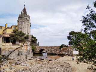 Atlantic Ocean coast. Cascais embankment.