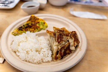 餃子と卵焼きのワンプレート