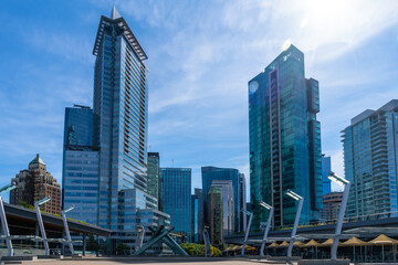 Naklejka premium Modern skyscrapers reaching for the sky in vancouver, british columbia