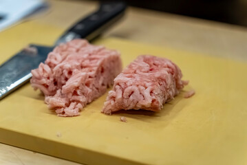 挽き肉を切る