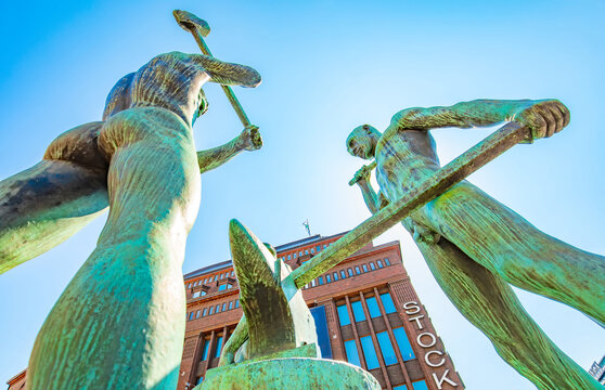 Three Smiths Statue (Kolmen sep&auml;n patsas) in Helsinki city centre