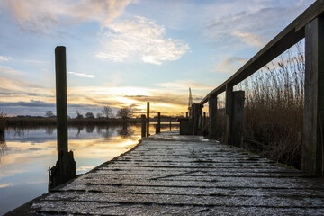 Steg am See im Winter