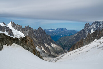 Fototapeta premium Glacial valley below Pointe Helbronner - Courmayeur, Italy