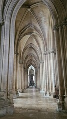 Belle perspective architecturale sur l'une des contre-all&eacute;es de la Cath&eacute;drale Saint-Pierre-et-Saint-Paul de Troyes (Champagne, France)