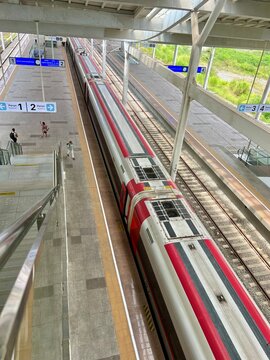 Bandung,02 November  2025, Kereta Cepat Indonesia (whoosh) Modern High Speed Train At A Spacious Platform In Tega Luar station  