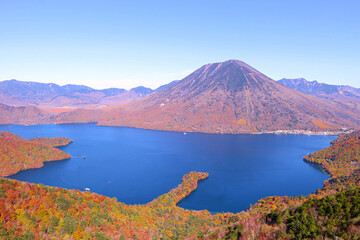 奥日光　半月山展望台から見た男体山と中禅寺湖
