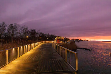 Vor Sonnenaufgang am Hafen in Zingst.