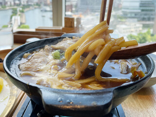 カレー鍋焼きうどん