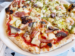 ハーフ&ハーフピザ ジェノベーゼ＆ベーコントマト