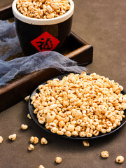 Popcorn, a delicious snack, translates to "Fu"