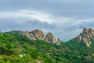 Obraz premium Layer upon layer of mountain scenery