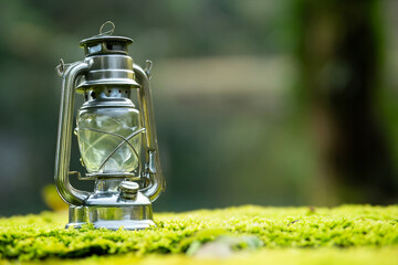 森の中のオイルランタン