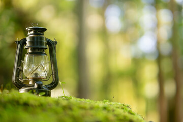 森の中のオイルランタン