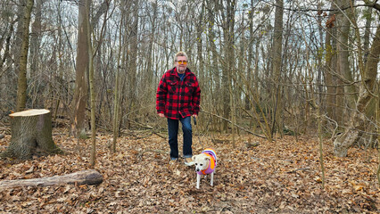 Herbstlicher Spaziergang mit Hund 