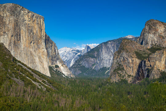 Yosemite Valley in Yosemite National Park, California - Powered by Adobe