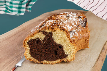 morceau de g&acirc;teau au chocolat fait maison